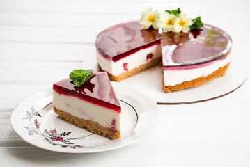 Jelly cake and a piece of cake decorated with flowers