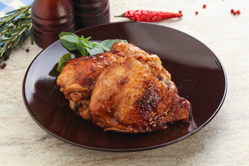 Roasted chicken leg with spicy sauce