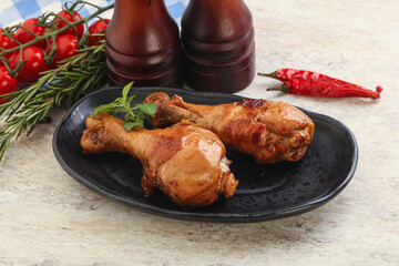 Roasted chicken legs with spicy sauce