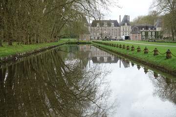 Chateau de Courances et miroir d'eau