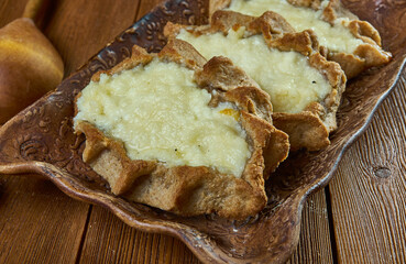Karelian pasty with potatoes