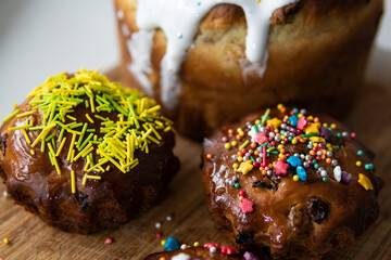 Easter cakes with white fondant and colorful topping