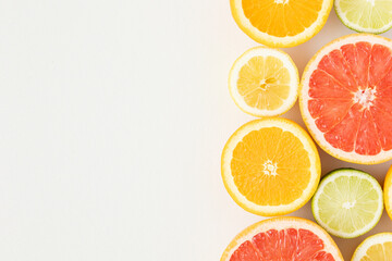 輪切りの柑橘系フルーツ