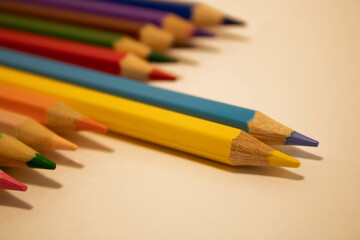 Naklejka premium Yellow and blue pencils on white background, symbolizing colors of flag of Ukraine