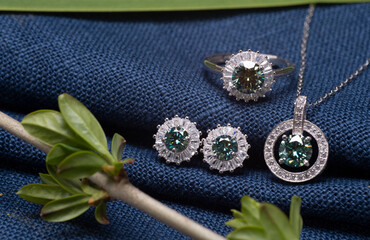 wonderful set with green diamonds