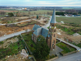 Kirche in Kerpen Manheim, kurz vor ihrem Abriss. Das Dorf muss für Braunkohle weichen