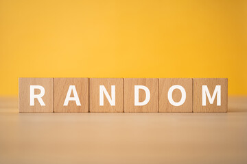 ランダムのイメージ｜「RANDOM」と書かれた積み木