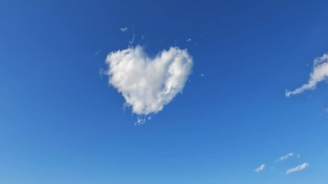 Cloud in the form of a heart, perfect for a romantic clip.