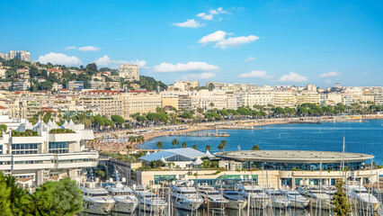 Fototapeta na wymiar The city of Cannes on the French Riviera