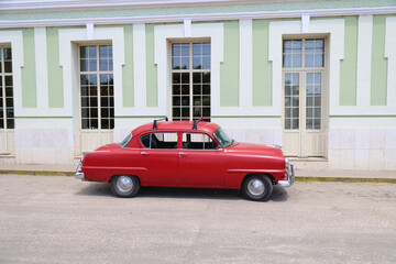 Fototapeta na wymiar Vintage car in Trinidad, Cuba