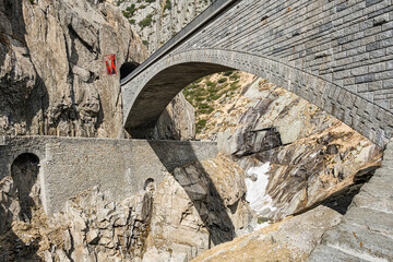 Teufelsbrücke in der Schöllenenschlucht, bei Andermatt, Kanton Uri, Schweiz