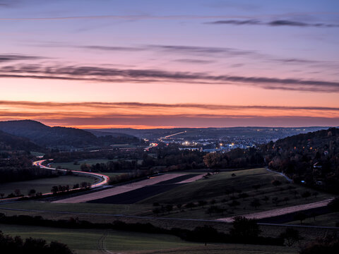 Blick &uuml;ber Leonberg vom Rappenhof aus bei Sonnenuntergang, Baden-W&uuml;rttemberg