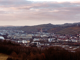 Blick auf Stuttgart und die Grabkapelle auf dem Württemberg, Baden-Württemberg