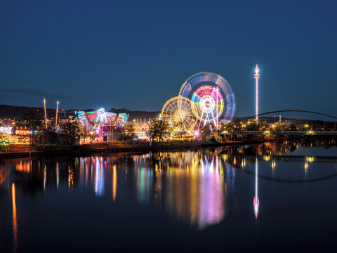 Stuttgarter Fr&uuml;hlingsfest auf dem Cannstatter Wasen bei Nacht, Stuttgart, Baden-W&uuml;rttemberg
