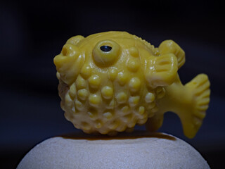 Rubber puffer in the spotlight