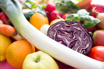 kolorowe warzywa i owoce - zdrowa dieta i racjonalne odżywianie - obrazy, fototapety, plakaty