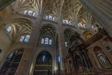 Fototapeta na wymiar Santa Iglesia Catedral de Nuestra Señora de la Asunción y de San Frutos de Segovia