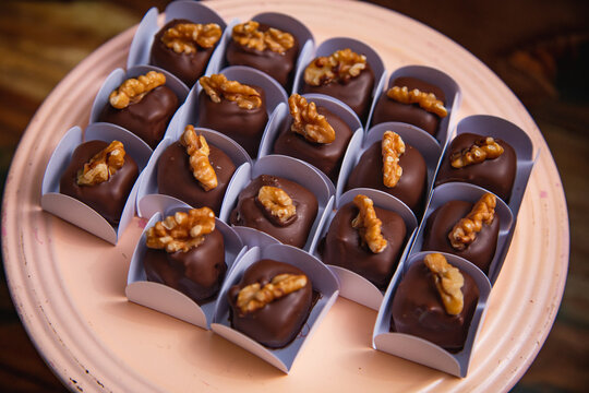 Sweets for events and children's parties. nut-based candy, CAMAFEU.