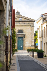 Fototapeta na wymiar Eglise Saint Martial au bout de la Rue Denise dans le Quartier des Chartons à Bordeaux (Nouvelle-Aquitaine, France)