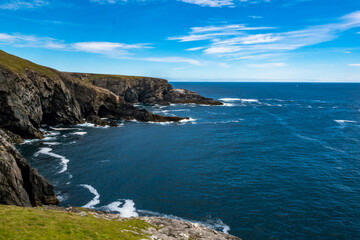Fototapeta premium Mizen Head - Irland Küste - Steilküste - Felsenküste - Wellen