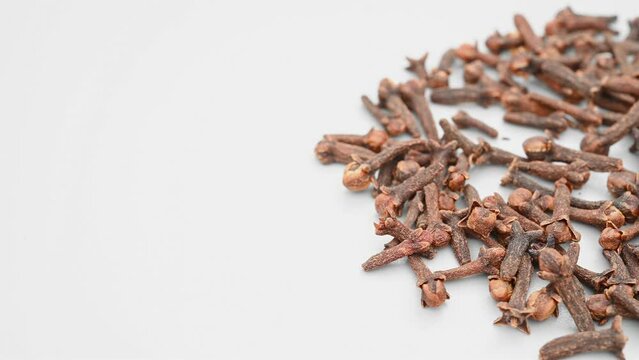 angle pan herb DingXiang or Caryophylli Flos or Clove