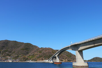 沖家室大橋と沖家室島