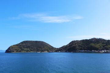 Fototapeta premium 瀬戸内海に浮かぶ沖家室島