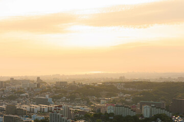 旗振山から見た夕日に染まる垂水の街並み