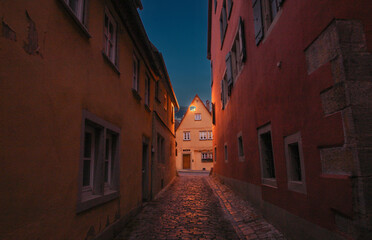 Fototapeta na wymiar 夜のローテンブルク旧市街の家並み