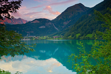 Wunderschöner Lungernsee im Sommer, Schweiz