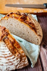 Selbstgebackenes Roggenbrot