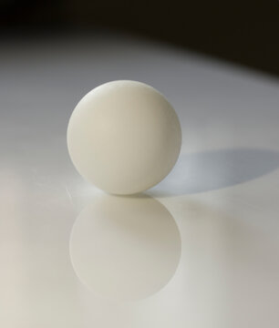 A white ball gives a distinct reflex