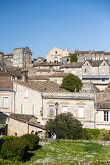 Fa&ccedil;ade du Clo&icirc;tre des Cordeliers &agrave; Saint-&Eacute;milion (Nouvelle-Aquitaine, France)