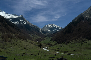 Fototapeta na wymiar valley between mountains of the French Pyrenees
