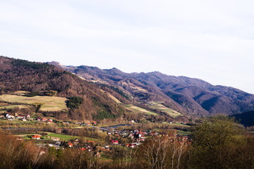 Mała górska miejscowość © Karol