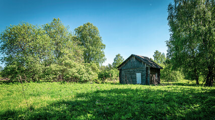 Obraz premium old wooden house