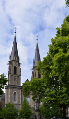 Obraz premium Historische Kirche im Frühling in der Stadt Bon, Nordrhein - Westfalen