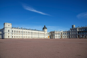 Obraz premium The Great Gatchina Palace on a sunny April day. Russia