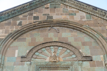Obraz premium Close View Of Bas-Relief At The Exterior Facade Of Ancient Svetitskhoveli Monastery