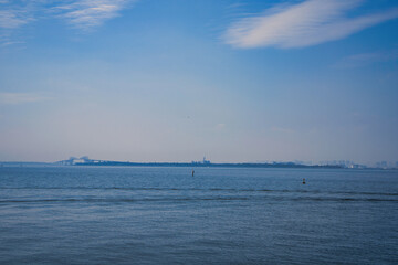 Obraz premium 舞浜から見た東京湾