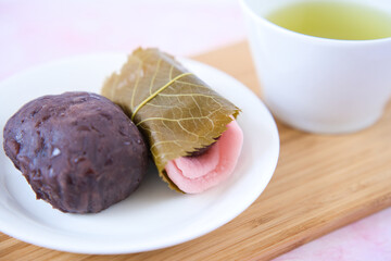 おはぎと桜餅と温かいお茶