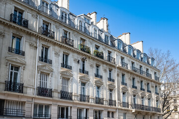 Fototapeta na wymiar Paris, luxury parisian facade in the 6e arrondissement, a chic district in the center 