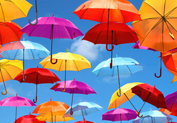 Fototapeta na wymiar Guarda chuvas coloridos 