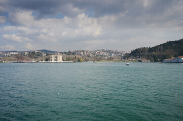 Fototapeta premium Palace in Bosphorus shore