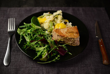 sous vide tune with vegetables