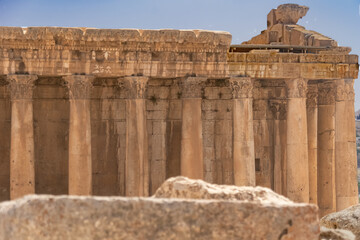 Ruiny rzymskiej świątyni na terenie ruin antycznego rzymskiego miasta Baalbek w Libanie. © PIOTR