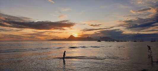 foil surfing dans le lagon de Tahiti