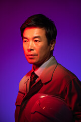 作業服を着た50代ビジネスマン