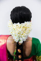 Obraz na płótnie Canvas South Indian Tamil bride's wedding traditional braid plait