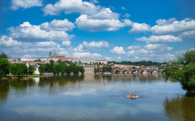 Fototapeta na wymiar チェコ共和国プラハ城とカレル橋